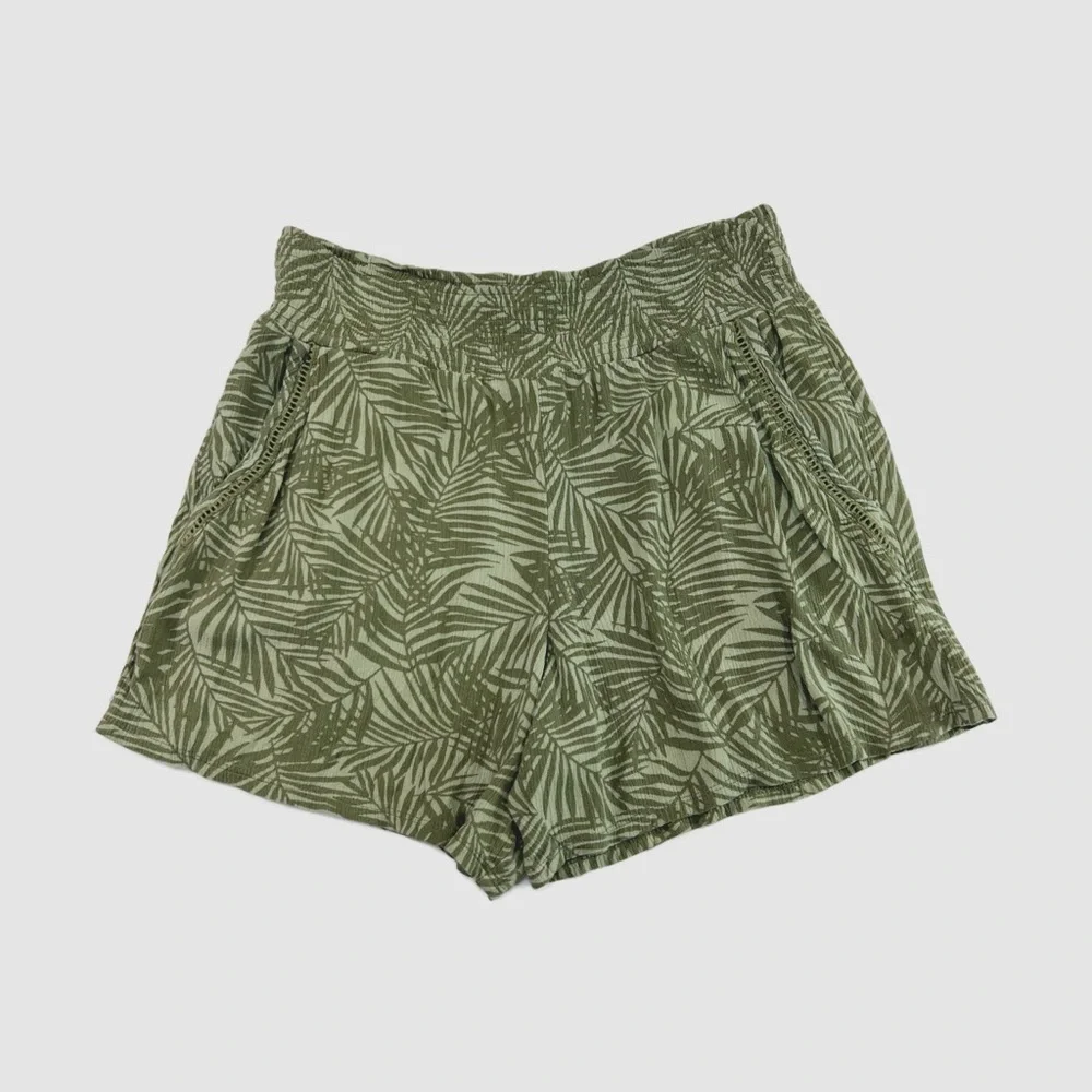 Three Dots Contrasting Sage Green Leaf Print Women's Rayon Shorts size L
